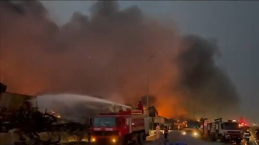 已致40人死亡，伊朗港口爆炸现场火势再次复燃，彻底扑灭仍需时间