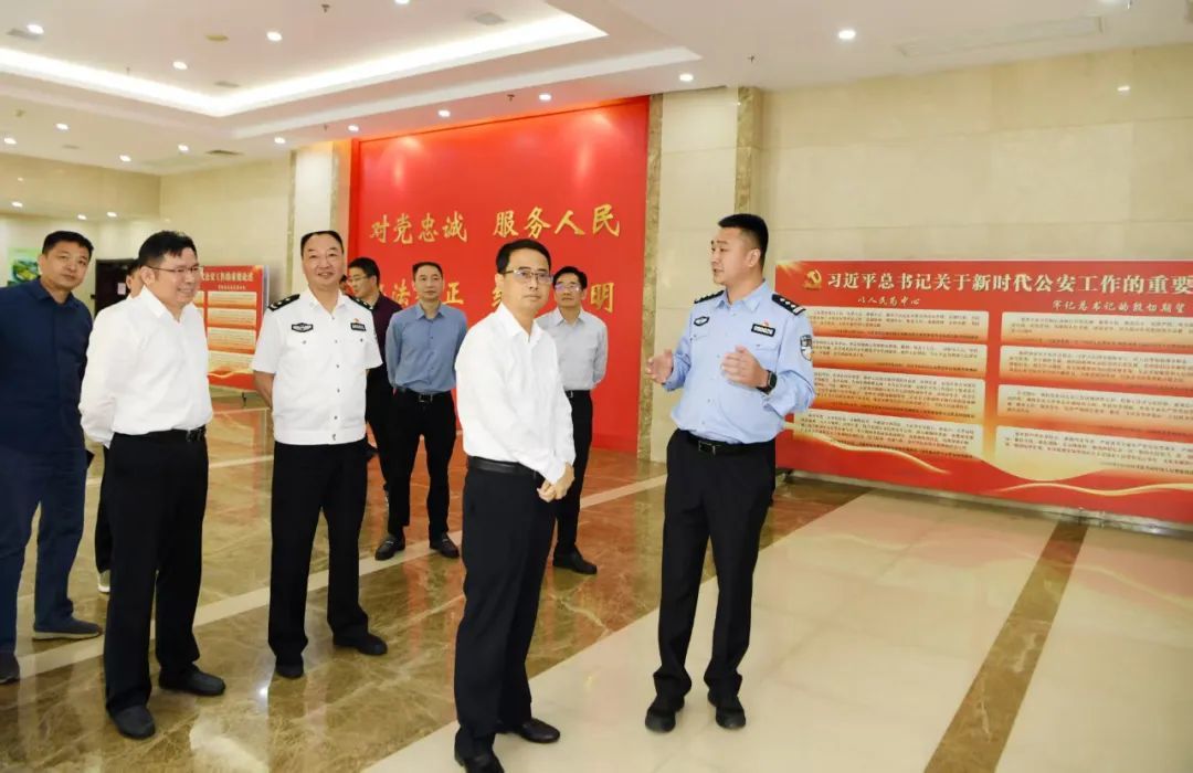 严允谭赣明走访慰问一线劳动者代表