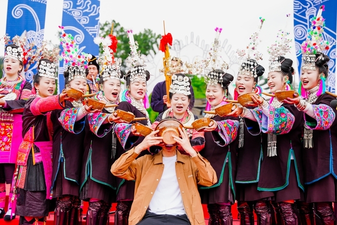 “高山流水”美酒迎客