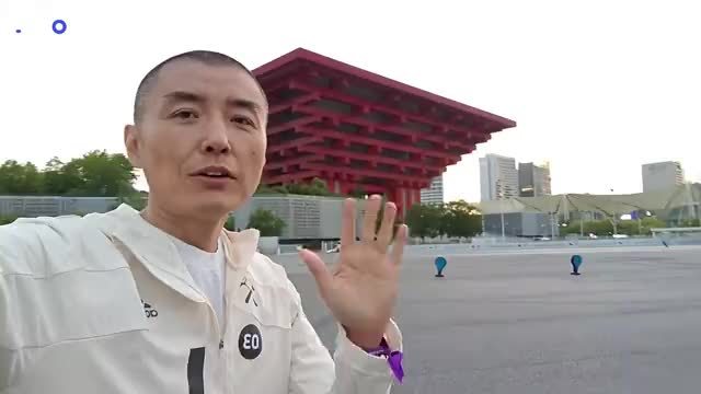 1万8千扭矩的宝马，现在就差倒立能力了？