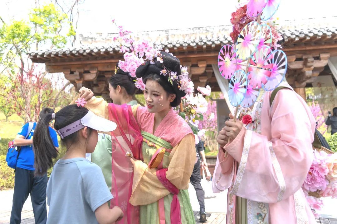 牛首山“花朝游园”国风演艺