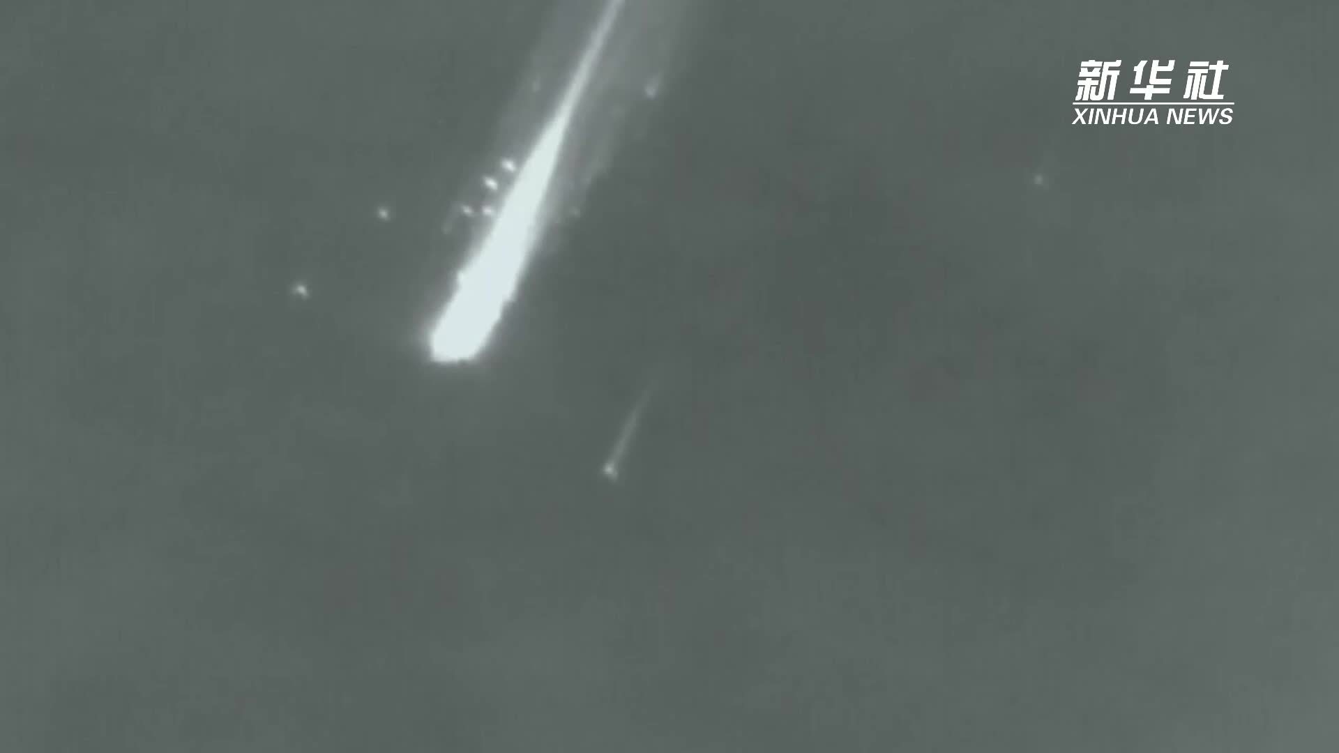 60秒速览神舟十九号载人飞船返回舱成功着陆