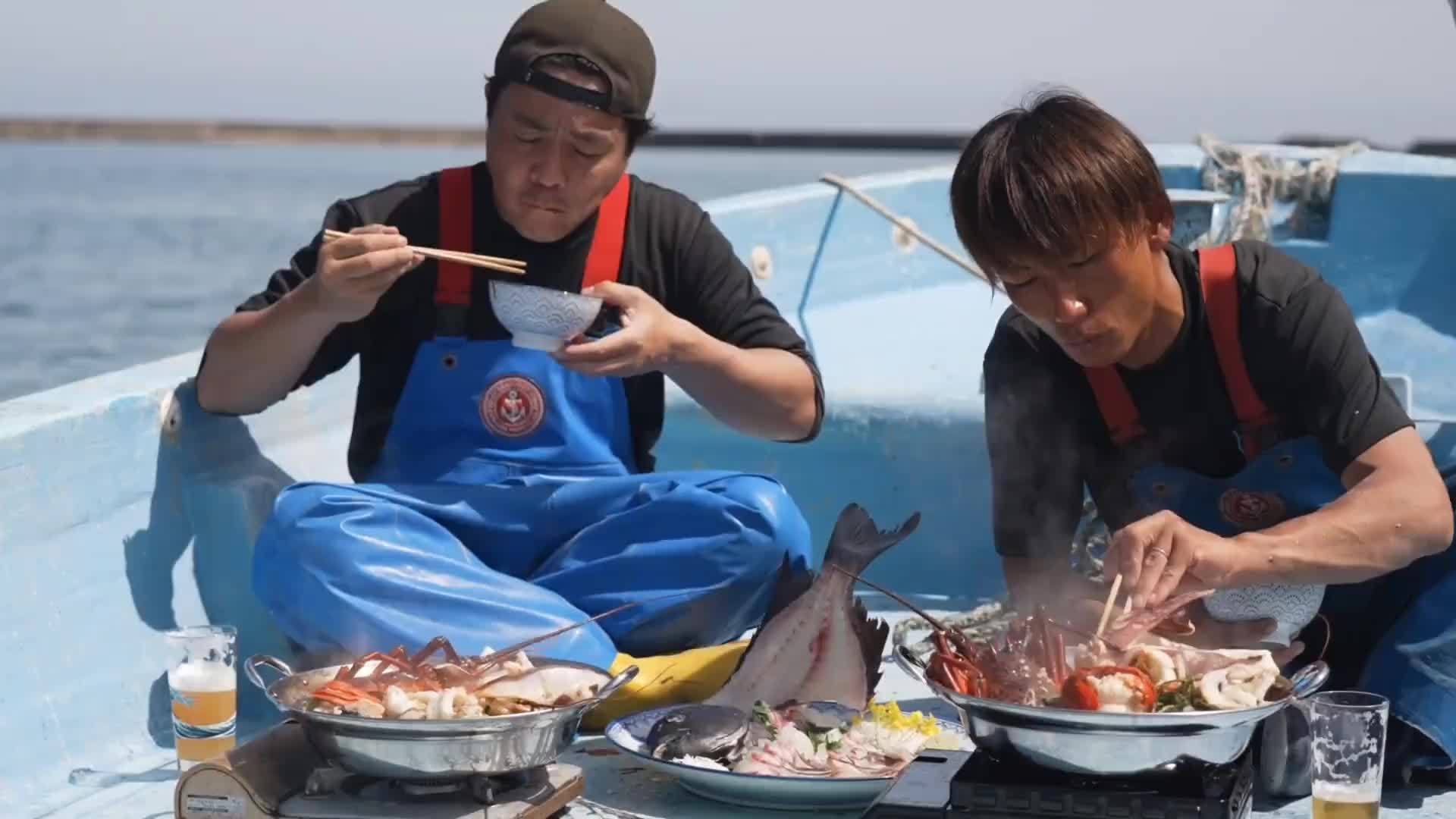 见识一下，日本北海道渔民日常出海打渔，在船上烫火锅吃刺身