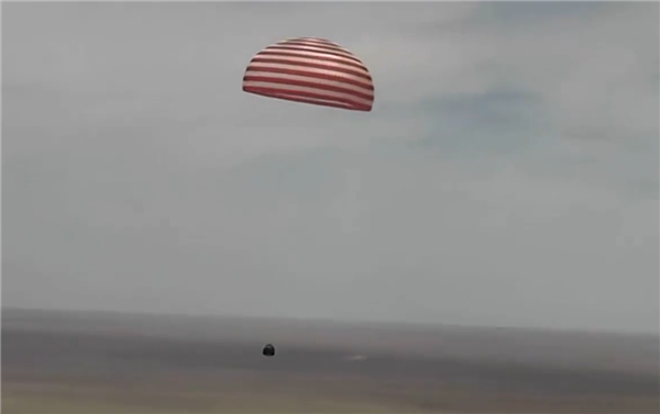 神十九回家用的超级大伞:1920片高强锦丝绸无缝拼接