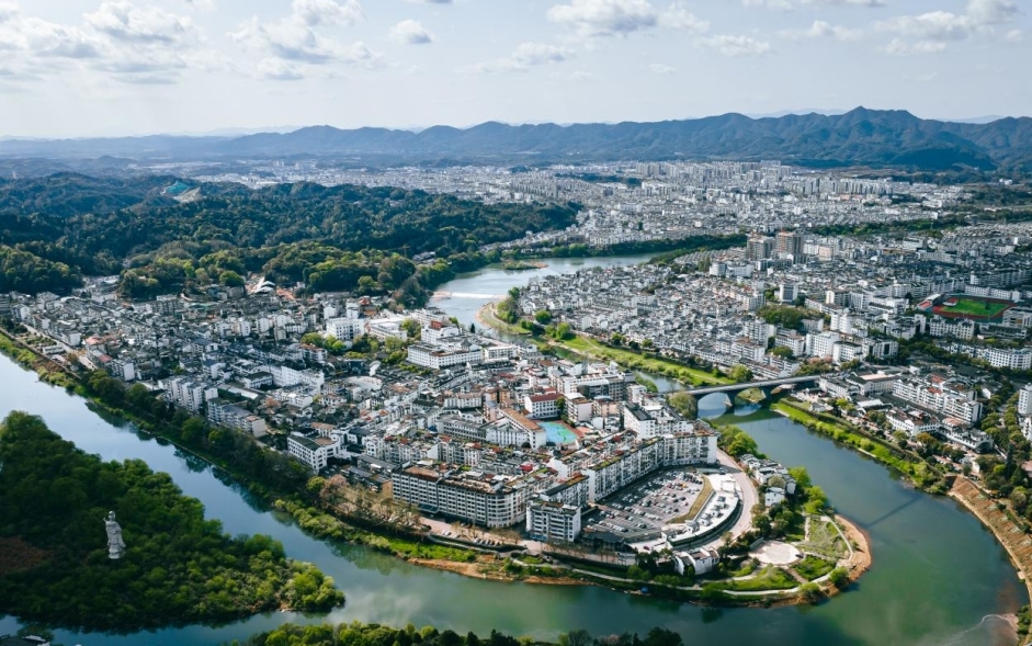 弦高古城·西湖荡街区“五一”试营业 婺源旅游再添“新名片”