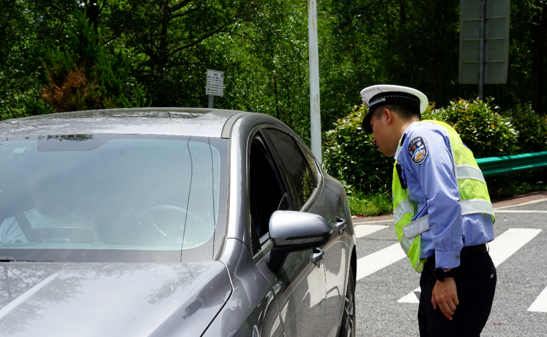 服务，“靠前一步”