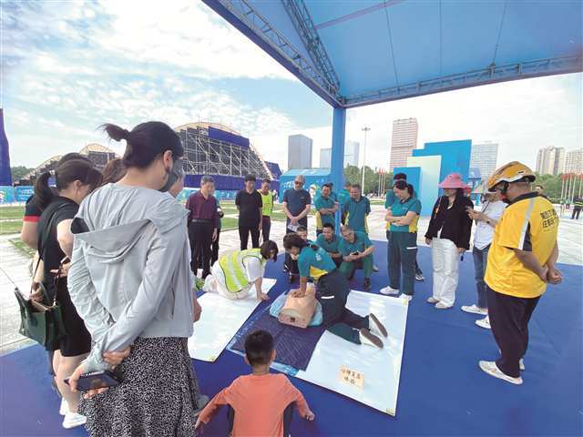 开展工伤预防技能体验教学