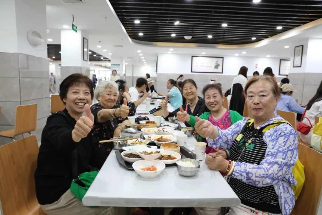 荣昌区政府机关食堂五一开放首餐，超3000名游客打卡点赞