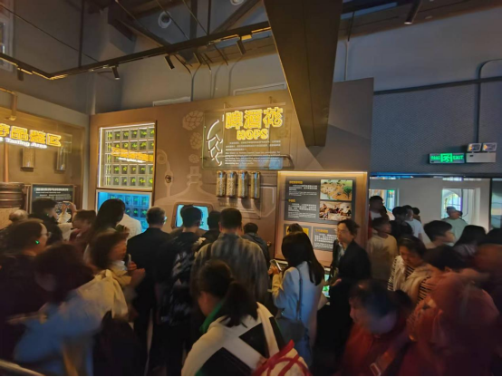 青岛啤酒博物馆“花游博物馆”五一浪漫开启！穿花衣、拍花照等6大板块“嗨”翻小长假