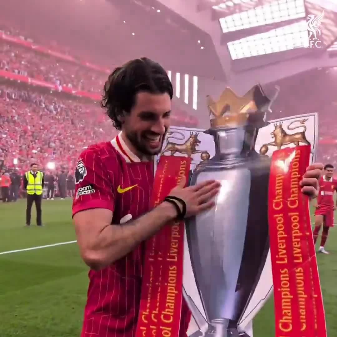 又帅又能踢，索博斯洛伊是首位英超夺冠的匈牙利球员