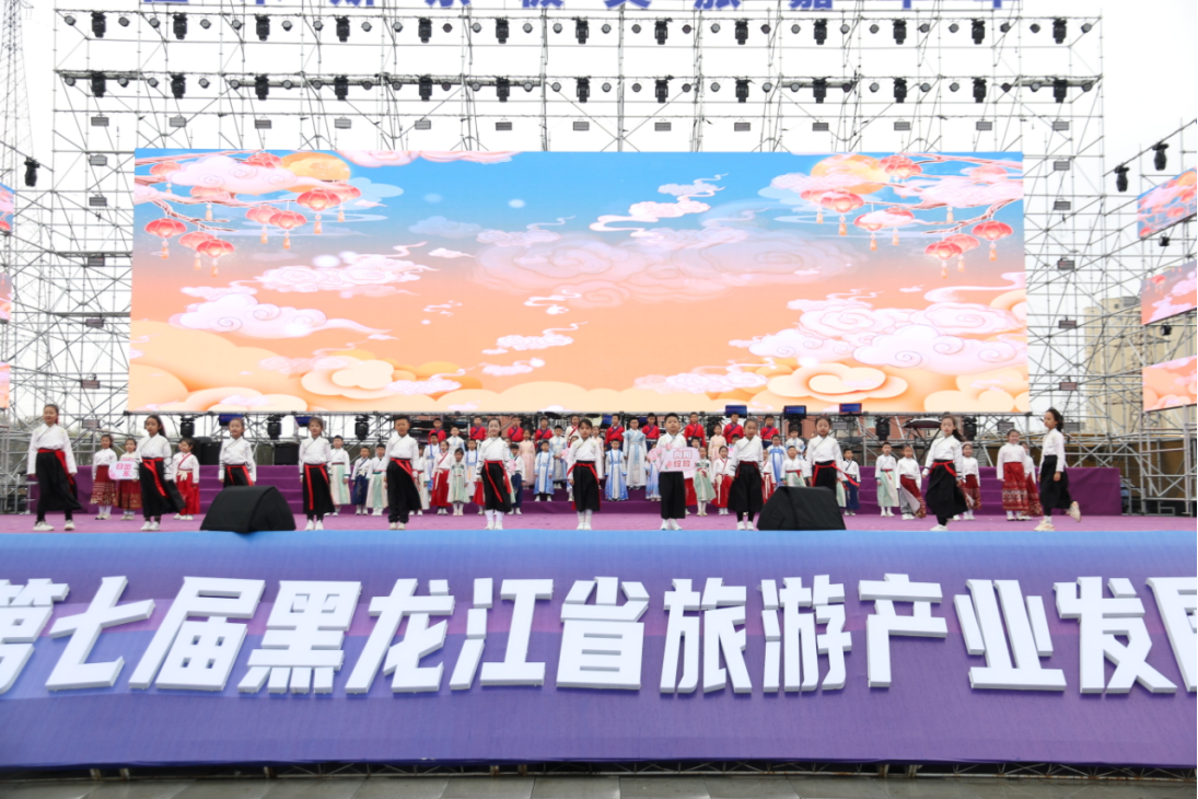 打造三江文化名城  松花江畔奏响春之韵