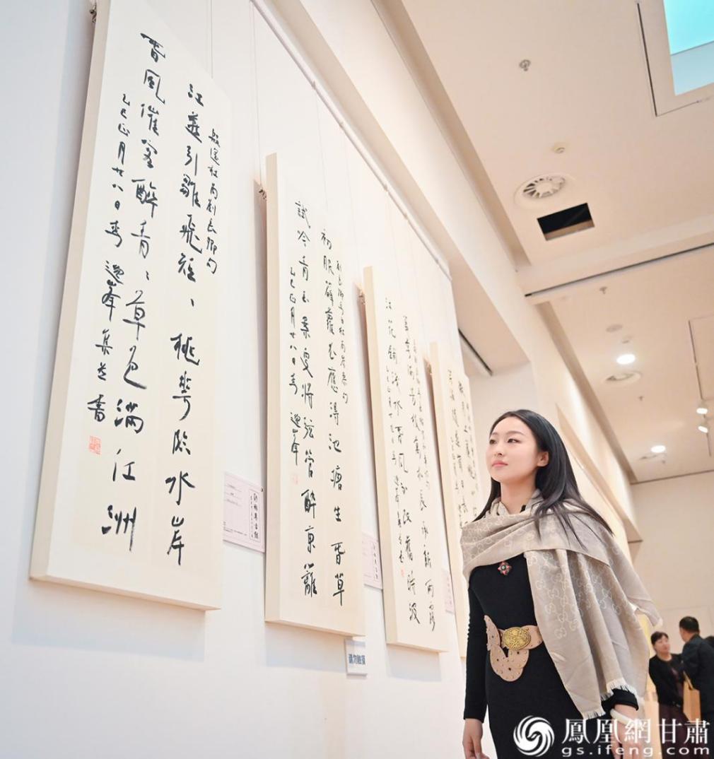 展览吸引书法爱好者参观学习