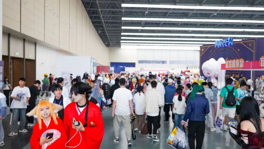 景德镇陶博城游客盈门 （景德镇市文旅局 供图）