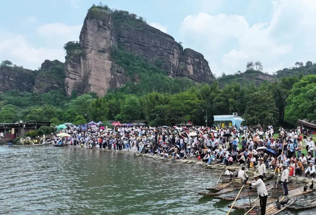 江西开启“人山人海”模式!南昌多个景区、场馆门票已约满