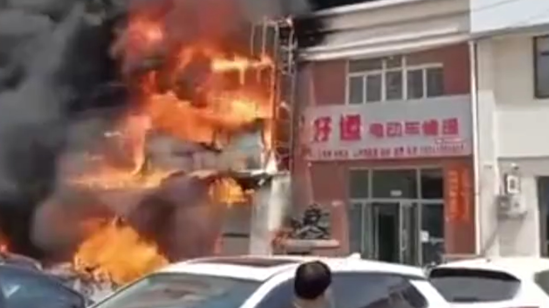 辽宁辽阳市一饭店发生重大火灾事故，造成22人死亡、3人受伤，国务院安委会对事故查处挂牌督办