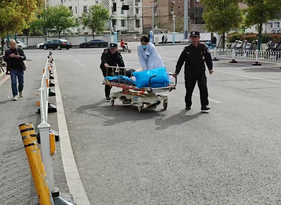男子心脏呼吸骤停 二附院多学科接力跑赢“死神”