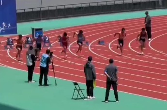 李严靖100米预赛