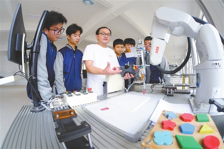 會昌縣推行“校企合作”等教育模式 為企業打造專業技能型人才