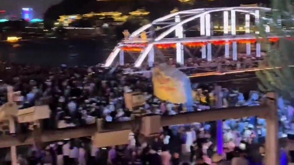 快来看啊！兰州的中山桥又“堵桥”了