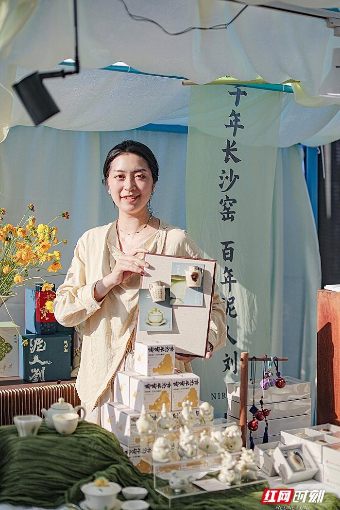 “泥人刘”陶器。