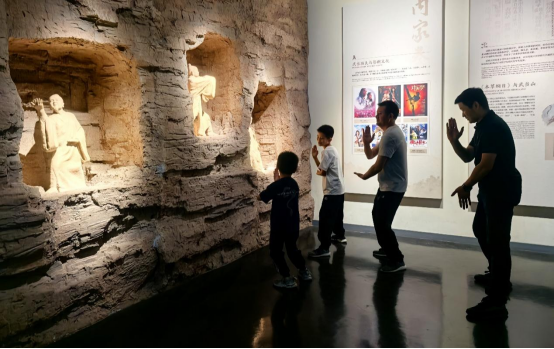 武当山景区迎来“五一”假期客流小高峰