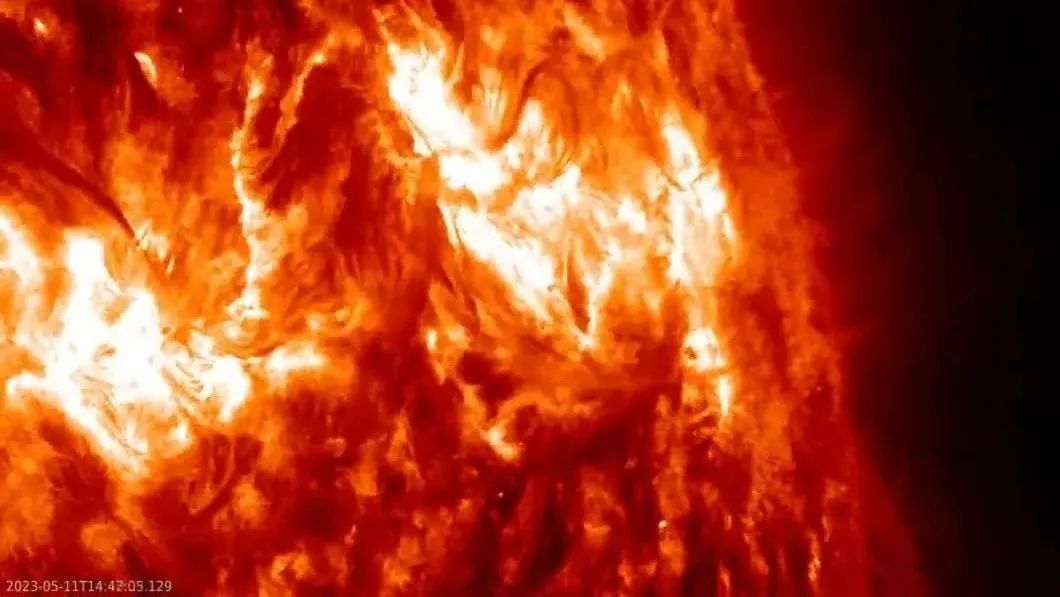 太阳，还是红色，好看，没错，就是好看