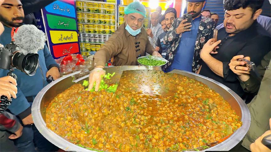 深夜营业，巴铁国宝级饭店，只卖350一份的黄油鸡你想尝尝吗？