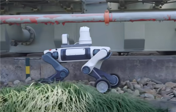 云深处山猫M20中型轮足机器人发布:能爬能滚