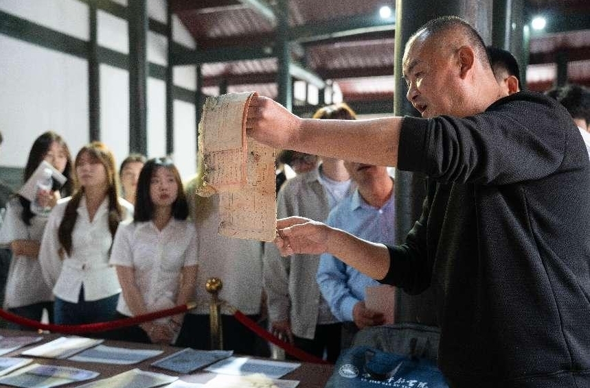 江西傳媒職業學院組織師生赴贛南閩西開展專題研學