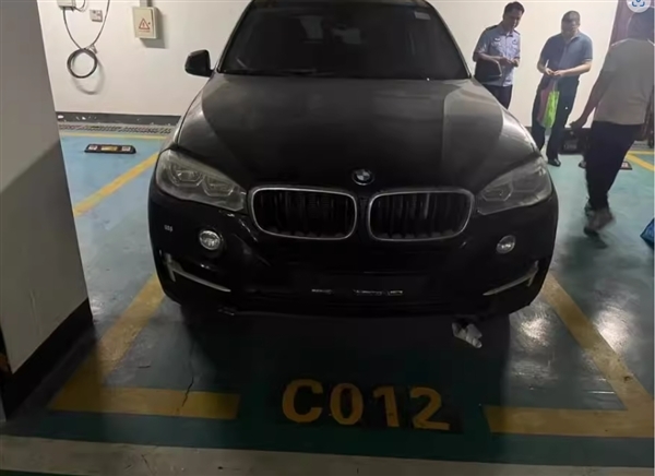 宝马X5无牌车起拍价2175元引3万人围观:买了不能上路行驶