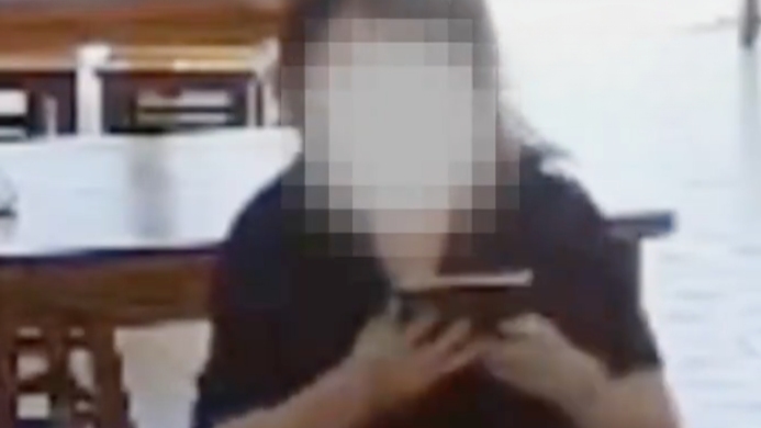 女子用餐后将擦鼻涕纸扔进辣椒油罐里，派出所回应