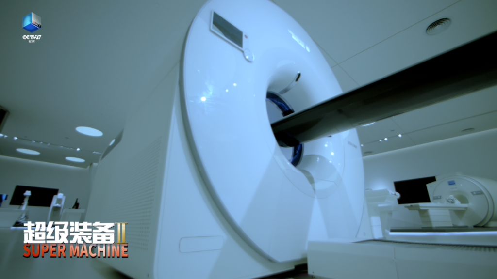 世界首台两米PET-CT“探索者”