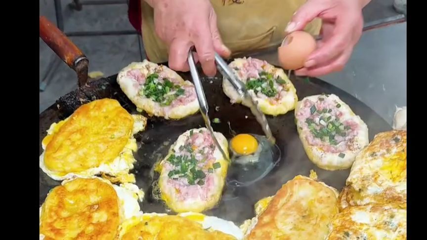 重庆街头大肉饼，50块一个，这做法外地人没有见过