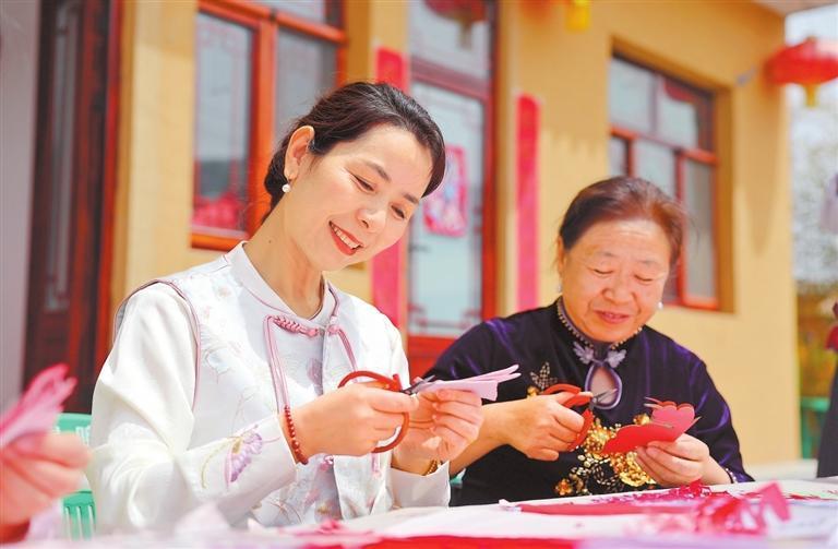 剪纸艺术展示　新甘肃·甘肃日报通讯员　王福莲