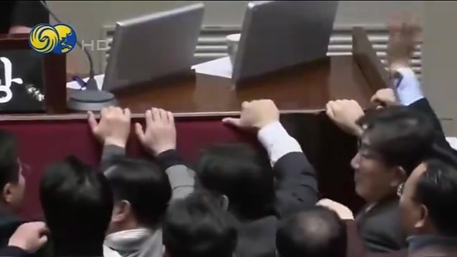 韩国代总统一天两度换人，民众质疑：还有人在履职吗