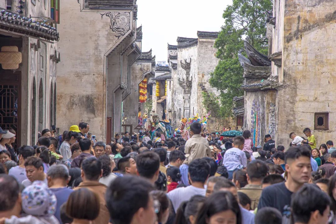 江西开启“人山人海”模式!南昌多个景区、场馆门票已约满