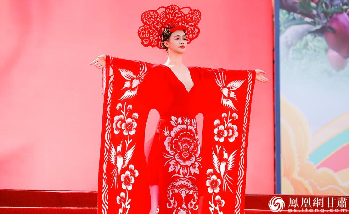 “剪云裳”走上全国多地的时尚舞台 中共庆阳市委宣传部供图