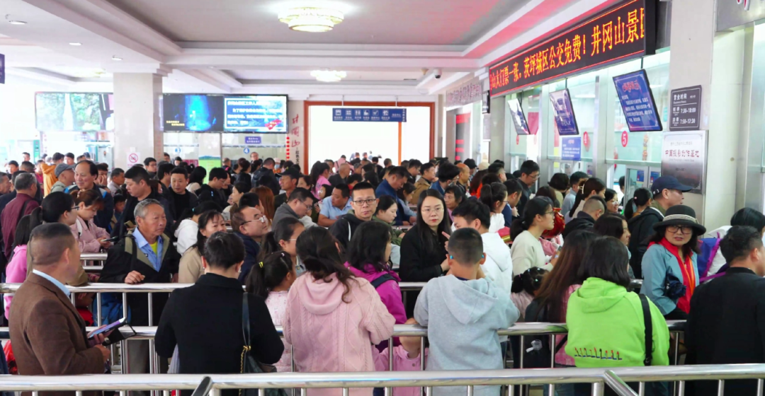 江西开启“人山人海”模式!南昌多个景区、场馆门票已约满