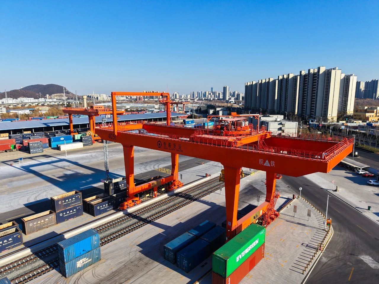 首趟徐州—二连—谢利亚季诺班列启程