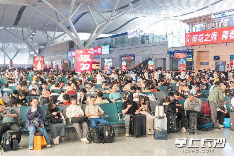 为应对客流井喷，广铁集团5月1日计划开行旅客列车3591列。