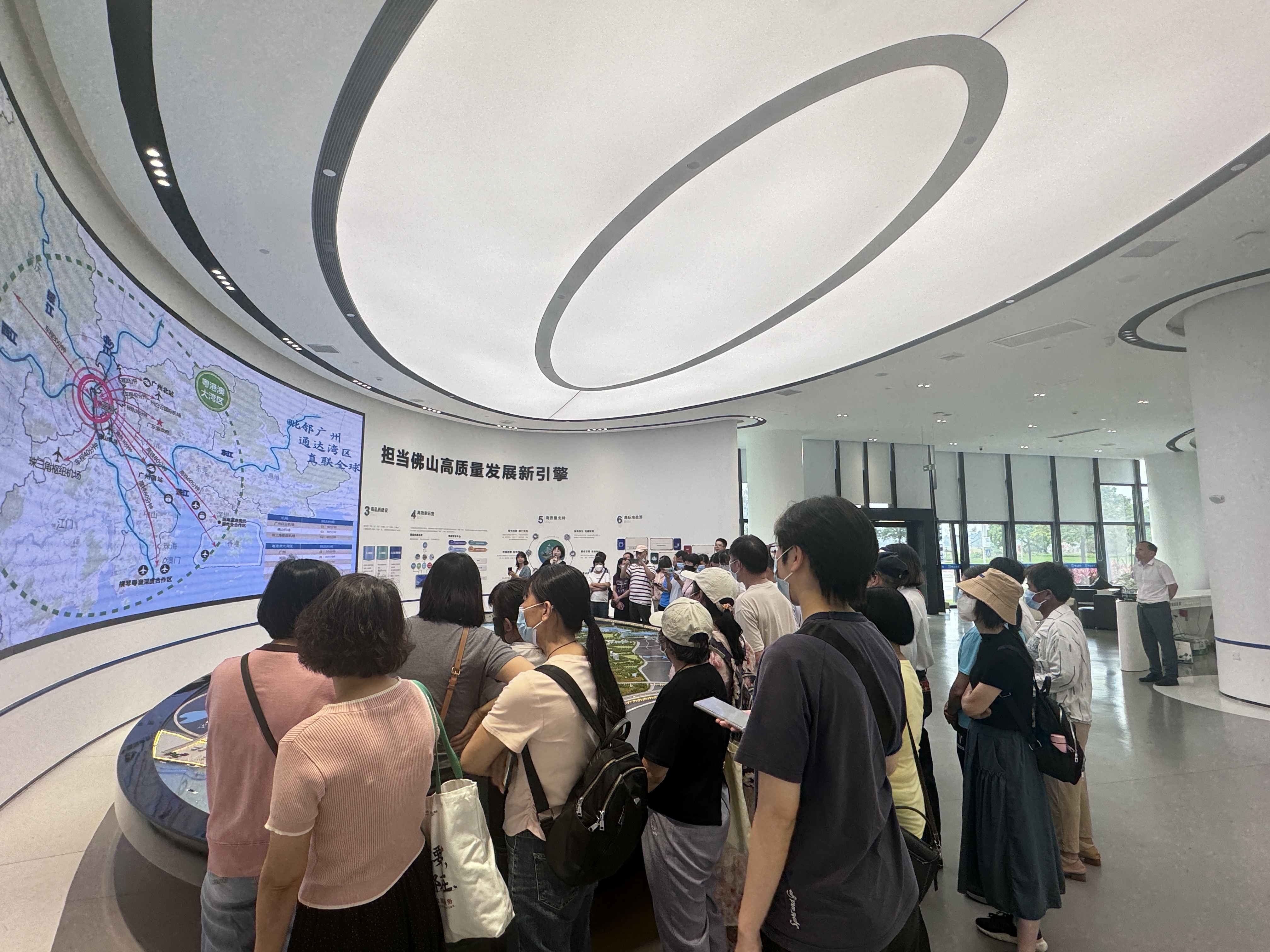 五一假期!佛山云东海医药健康产业园科创中心热度不减