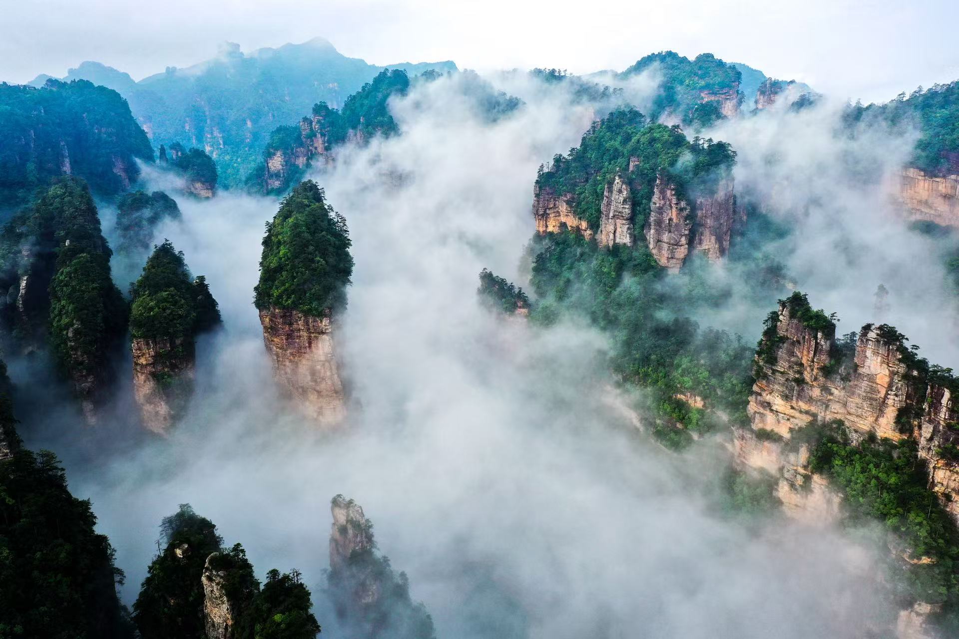 搜尽奇峰打草稿。周怀松(湖南省摄影家协会会员,湖南旅游协会摄影分会会员)供图。