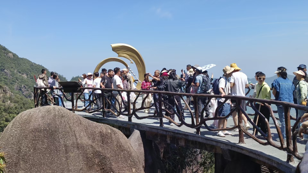 “灵峰驼影”观景平台实况