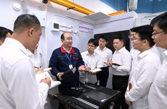 　　圖為4月24日，武志剛正在教導(dǎo)青年骨干。　湯扉 攝