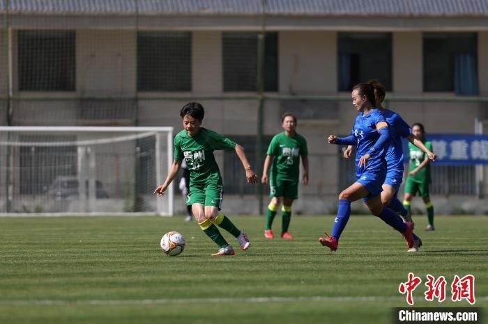 图为内蒙古队与贵州队进行比赛。(赛事组委会供图)