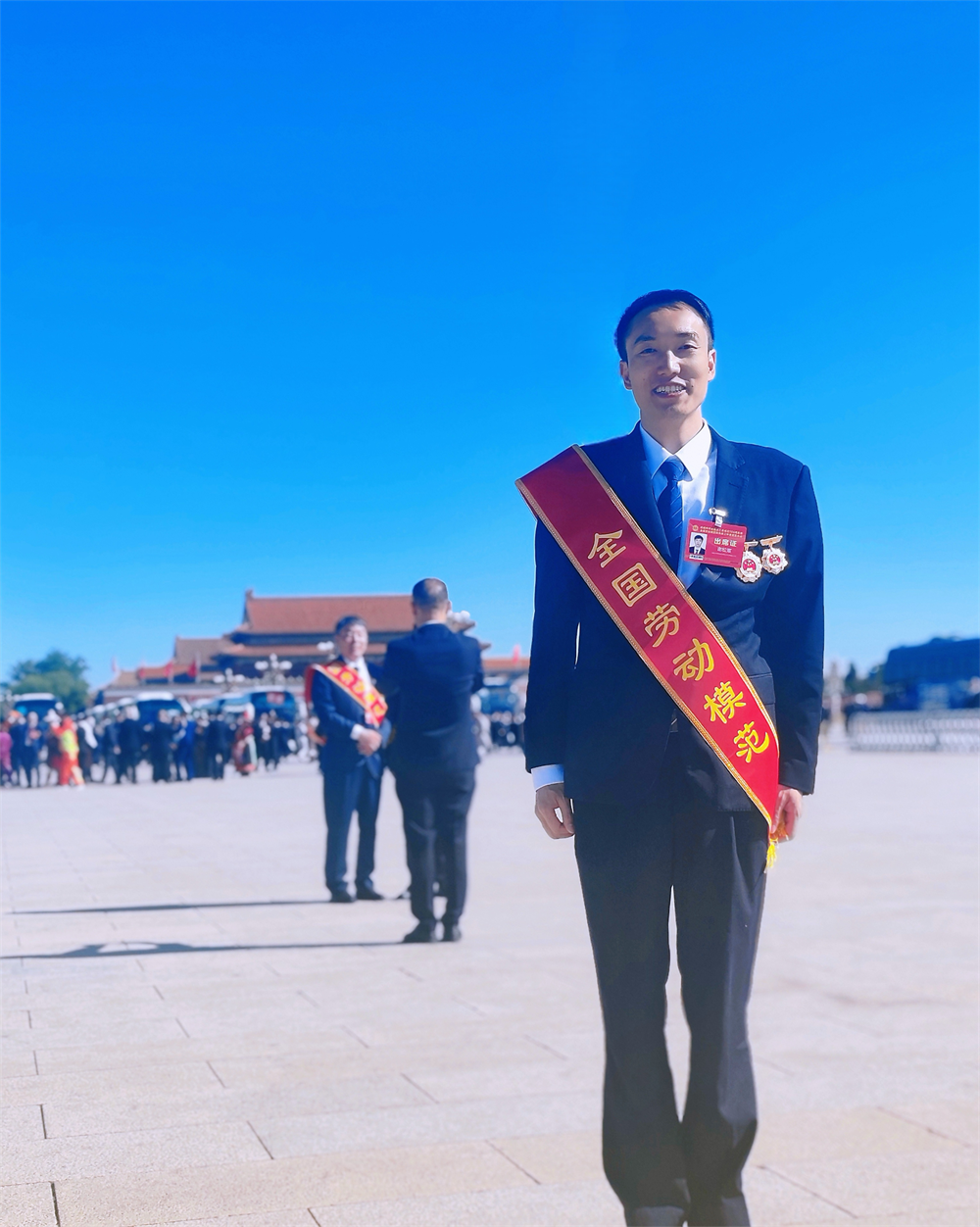 全国劳动模范！这名国寿员工获殊荣