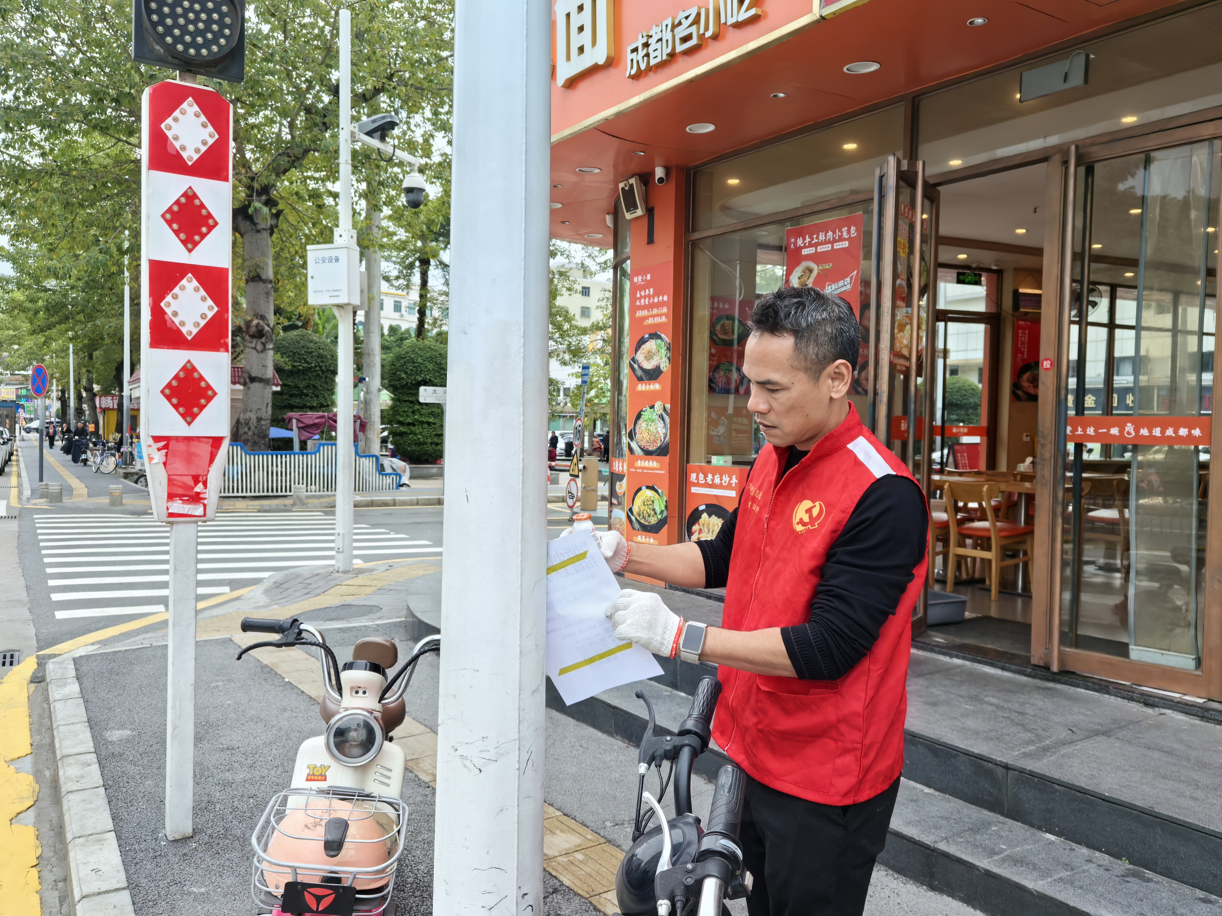 横岗街道再传喜报！六约南社区书记张立蕤荣获全国先进工作者称号！