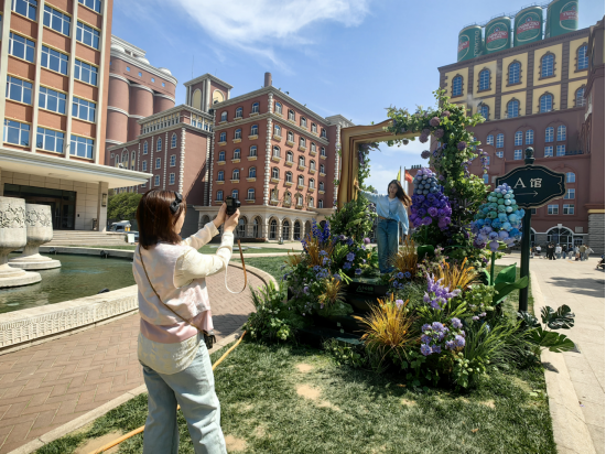 青岛啤酒博物馆“花游博物馆”五一浪漫开启！穿花衣、拍花照等6大板块“嗨”翻小长假