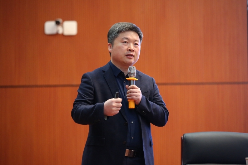 “技能照亮前程——起航青春夢想”職業規劃指導講座在南昌技師學院舉行