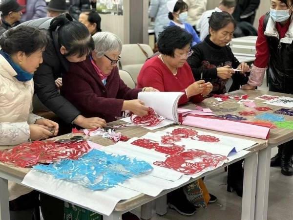 家门口乐享便民服务 华亭社区善治解锁群众幸福密码